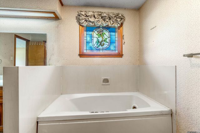 40134 Woodland Ave, Gonzales, LA 70737