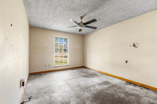 40134 Woodland Ave, Gonzales, LA 70737