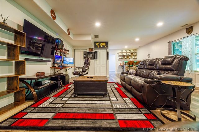 726 Tcb Boulevard, Memphis, IN 47143