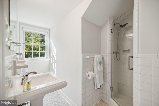 4555 W ST NW, Washington, DC 20007