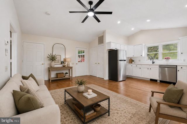 5290 HILLSIDE DR, Warrenton, VA 20187