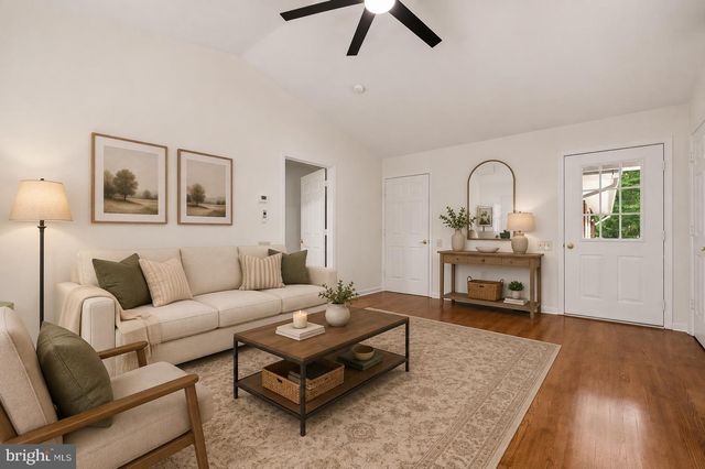 5290 HILLSIDE DR, Warrenton, VA 20187