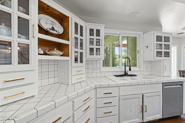 6234 N 4TH Drive, Phoenix, AZ 85013