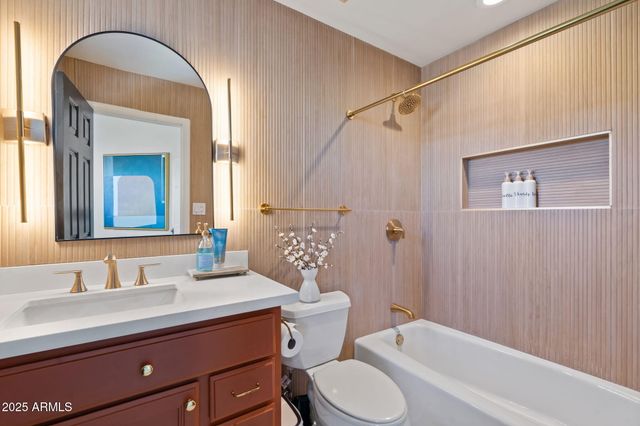 6234 N 4TH Drive, Phoenix, AZ 85013