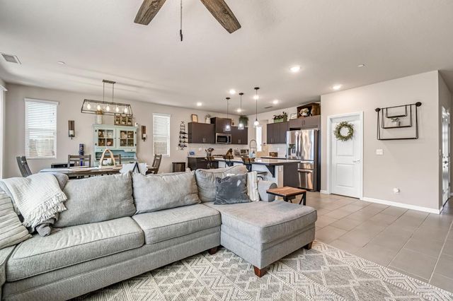 4158 Buckingham, Clovis, CA 93619