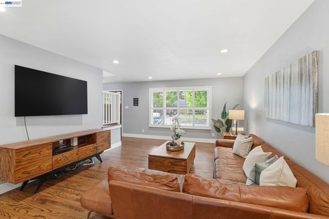 186 Belgian Drive, Danville, CA 94526