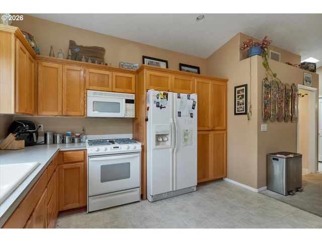 4233 HEAVENS Way S, Salem, OR 97302