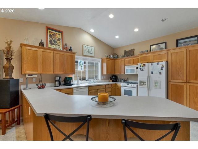 4233 HEAVENS Way S, Salem, OR 97302