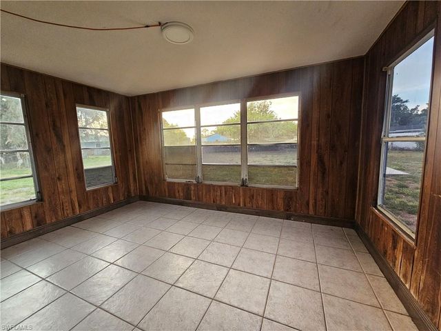 423 Morgan CIR S, Lehigh Acres, FL 33936