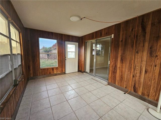 423 Morgan CIR S, Lehigh Acres, FL 33936