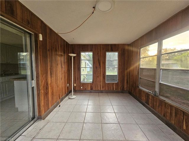 423 Morgan CIR S, Lehigh Acres, FL 33936