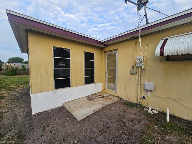 423 Morgan CIR S, Lehigh Acres, FL 33936