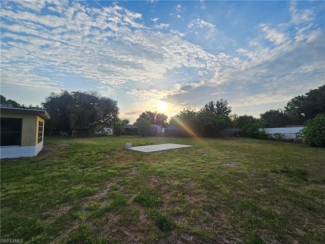 423 Morgan CIR S, Lehigh Acres, FL 33936
