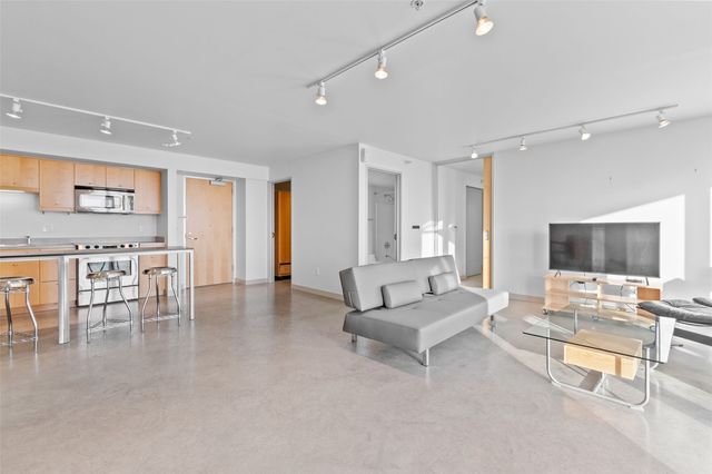 221 E College Street 703, Iowa City, IA 52240