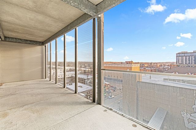 221 E College Street 703, Iowa City, IA 52240