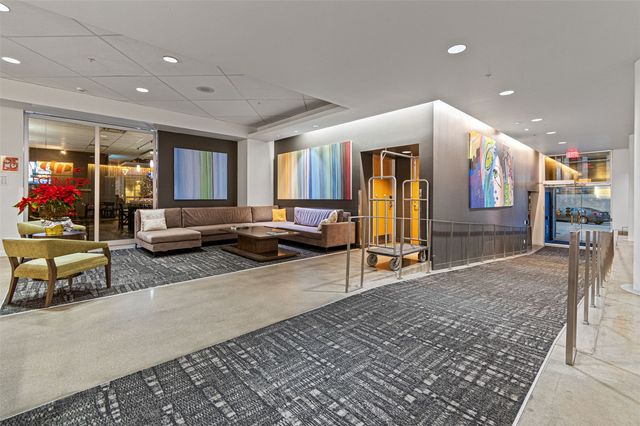 221 E College Street 703, Iowa City, IA 52240