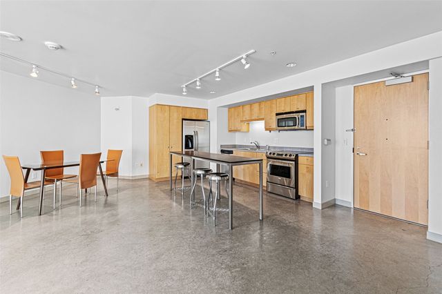 221 E College Street 703, Iowa City, IA 52240