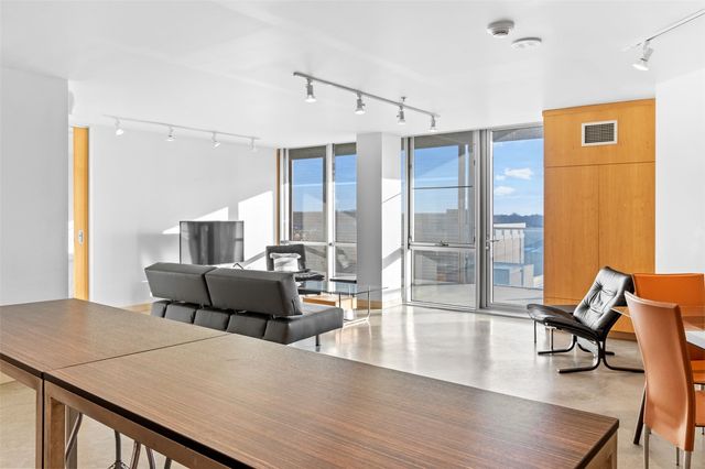 221 E College Street 703, Iowa City, IA 52240