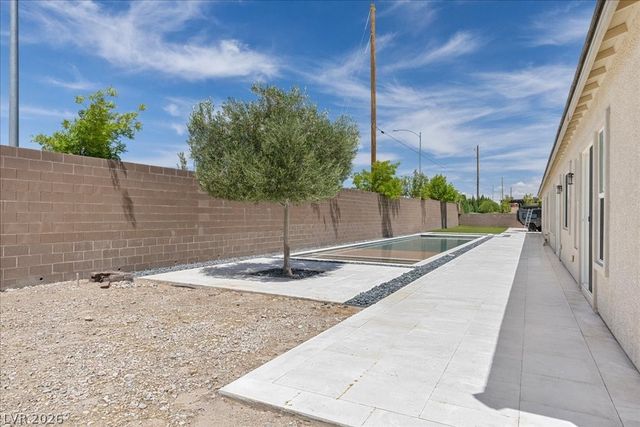 4967 Enchanted View Street, Las Vegas, NV 89149