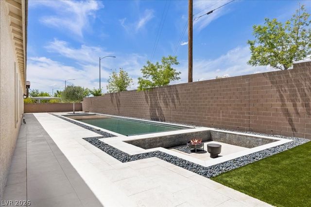 4967 Enchanted View Street, Las Vegas, NV 89149