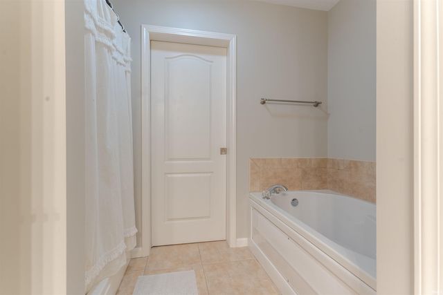 6127 Porterfield Drive, Evansville, IN 47711