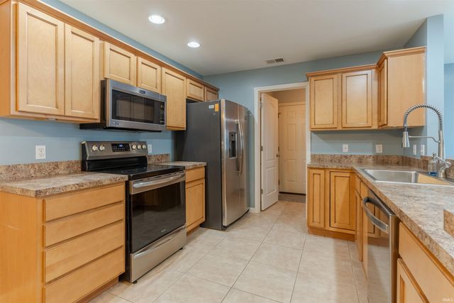 6127 Porterfield Drive, Evansville, IN 47711