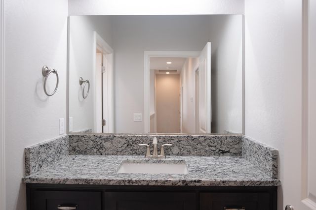 1029 N Cypress Street, Woodlake, CA 93286