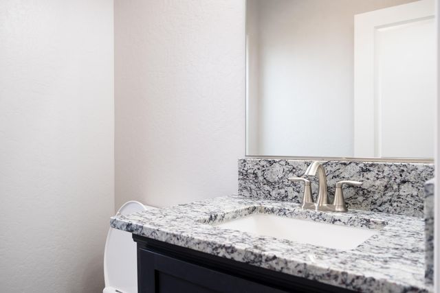 1029 N Cypress Street, Woodlake, CA 93286