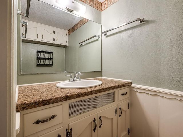 6421 N Libby Avenue, Oklahoma City, OK 73132