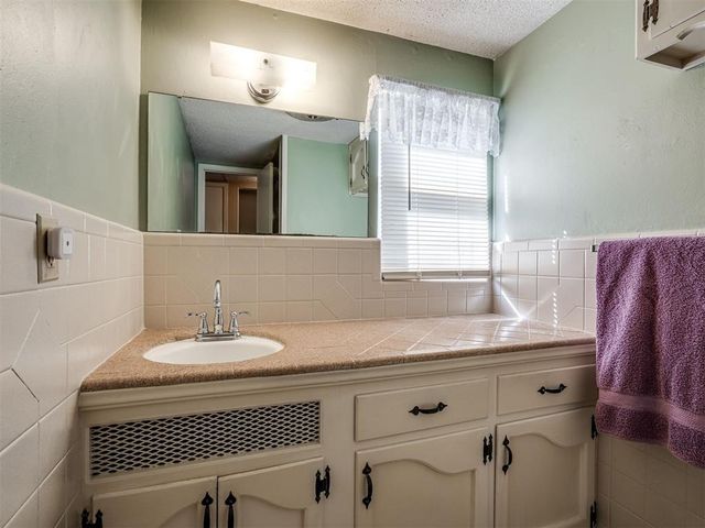6421 N Libby Avenue, Oklahoma City, OK 73132