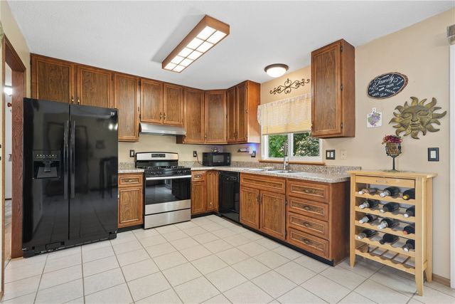 6525 Council St NE, Cedar Rapids, IA 52402