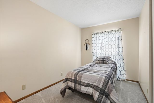 6525 Council St NE, Cedar Rapids, IA 52402