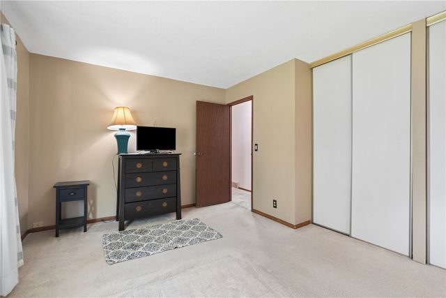 6525 Council St NE, Cedar Rapids, IA 52402