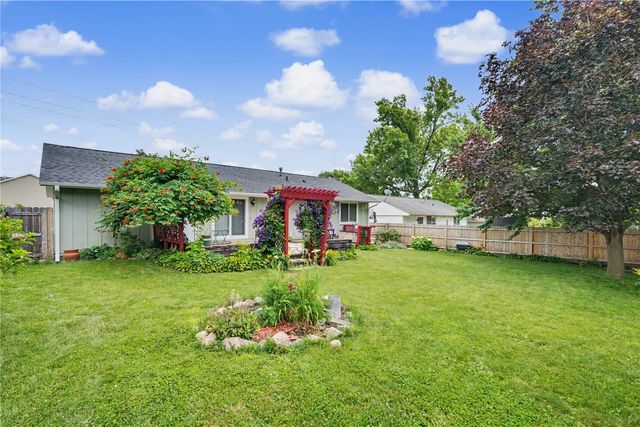 6525 Council St NE, Cedar Rapids, IA 52402