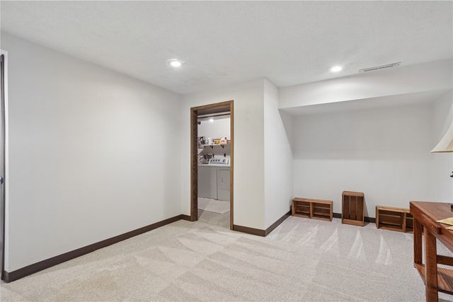 6525 Council St NE, Cedar Rapids, IA 52402