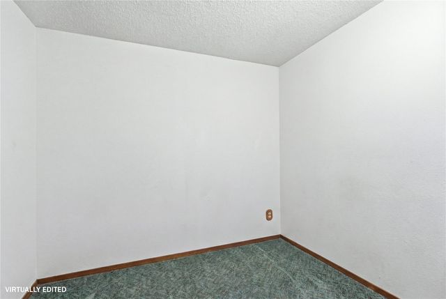 6525 Council St NE, Cedar Rapids, IA 52402
