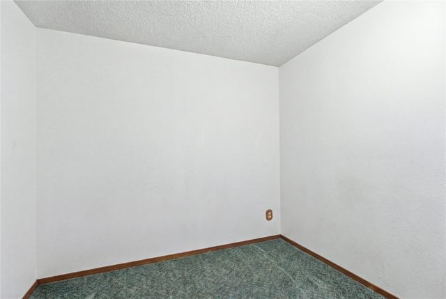 6525 Council St NE, Cedar Rapids, IA 52402