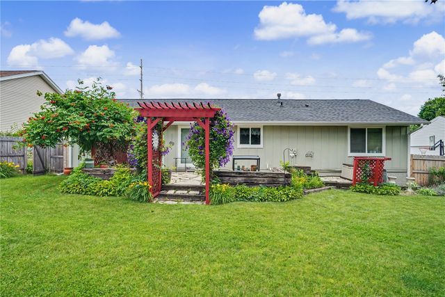 6525 Council St NE, Cedar Rapids, IA 52402