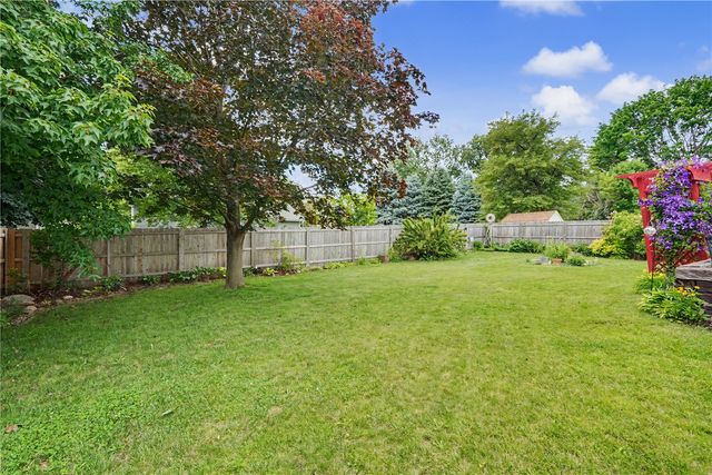 6525 Council St NE, Cedar Rapids, IA 52402