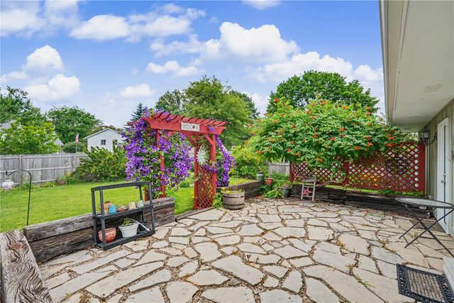 6525 Council St NE, Cedar Rapids, IA 52402