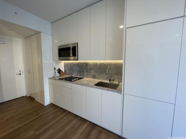 987 Queen Street 227, Honolulu, HI 96814