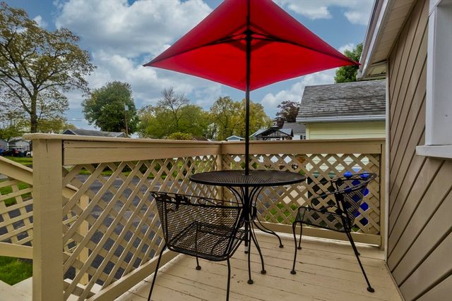 4 Jean Dr, Springfield, MA 01104
