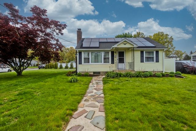 4 Jean Dr, Springfield, MA 01104