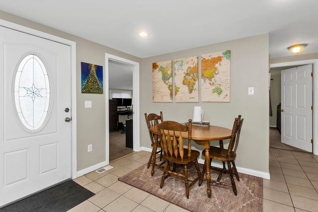 4 Jean Dr, Springfield, MA 01104