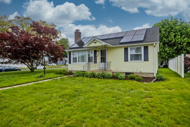 4 Jean Dr, Springfield, MA 01104