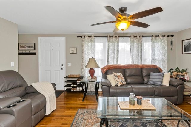4 Jean Dr, Springfield, MA 01104