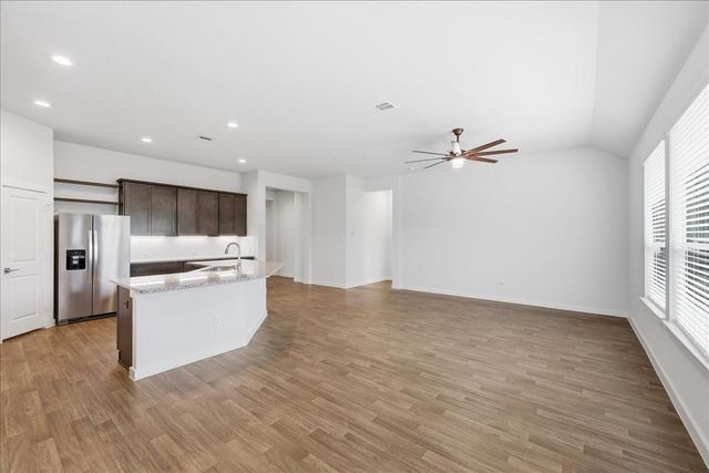 11210 Youngquist Drive, Mont Belvieu, TX 77535