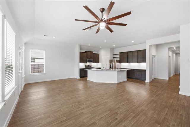 11210 Youngquist Drive, Mont Belvieu, TX 77535