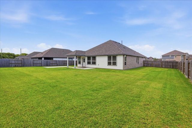 11210 Youngquist Drive, Mont Belvieu, TX 77535