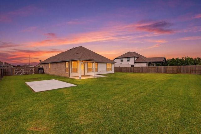 11210 Youngquist Drive, Mont Belvieu, TX 77535